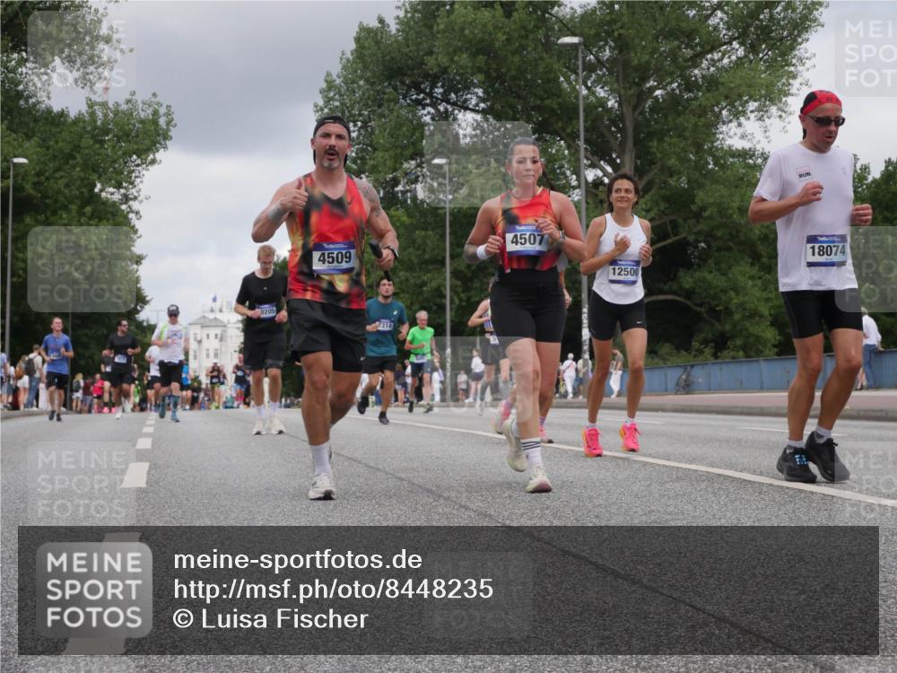 29.06.2025 - hella hamburg halbmarathon Luisa Fischer http://msf.ph/oto/8448235 29.06.2025 10:30:31 Kennedybrücke 4509, 0205, 7314, 4507, 12500, 18074, 2045, 2643, 4507, 4509, 5177, 5495, 6214, 7314, 7978, 8085, 10205 meine-sportfotos.de