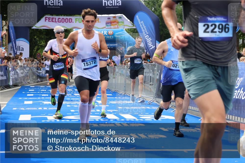 29.06.2025 - hella hamburg halbmarathon Strokosch-Dieckow http://msf.ph/oto/8448243 29.06.2025 10:38:46 Ziel 2296, 2719, 2980, 3783, 4148, 5248, 6684, 8450, 8958, 9264, 9540, 10218, 11055, 11281, 11282, 12772, 13755, 13800, 14093, 15257, 15372, 17722, 18188, 19004 meine-sportfotos.de