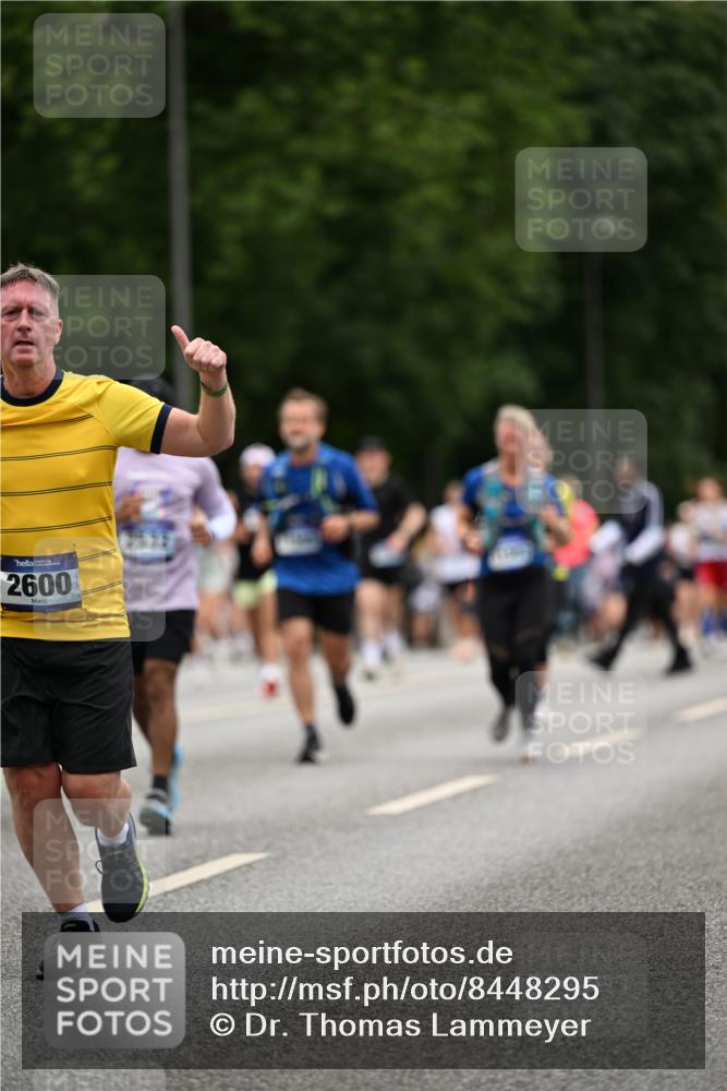 29.06.2025 - hella hamburg halbmarathon Dr. Thomas Lammeyer http://msf.ph/oto/8448295 29.06.2025 10:58:48 Kennedybrücke 1779, 1822, 2600, 3249, 3364, 3857, 4039, 4323, 4720, 4838, 5185, 5309, 5815, 5856, 5933, 6468, 6583, 6987, 7670, 7874, 7946, 7986, 9130, 11354 meine-sportfotos.de