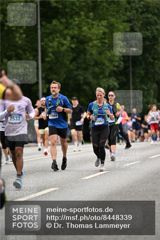 29.06.2025 - hella hamburg halbmarathon Dr. Thomas Lammeyer http://msf.ph/oto/8448339 29.06.2025 10:58:49 Kennedybrücke 1779, 1822, 2600, 3249, 3364, 3857, 4039, 4720, 4838, 5185, 5309, 5815, 5856, 5933, 6583, 6987, 7670, 7874, 7946, 7986, 9130, 9764, 11354 meine-sportfotos.de