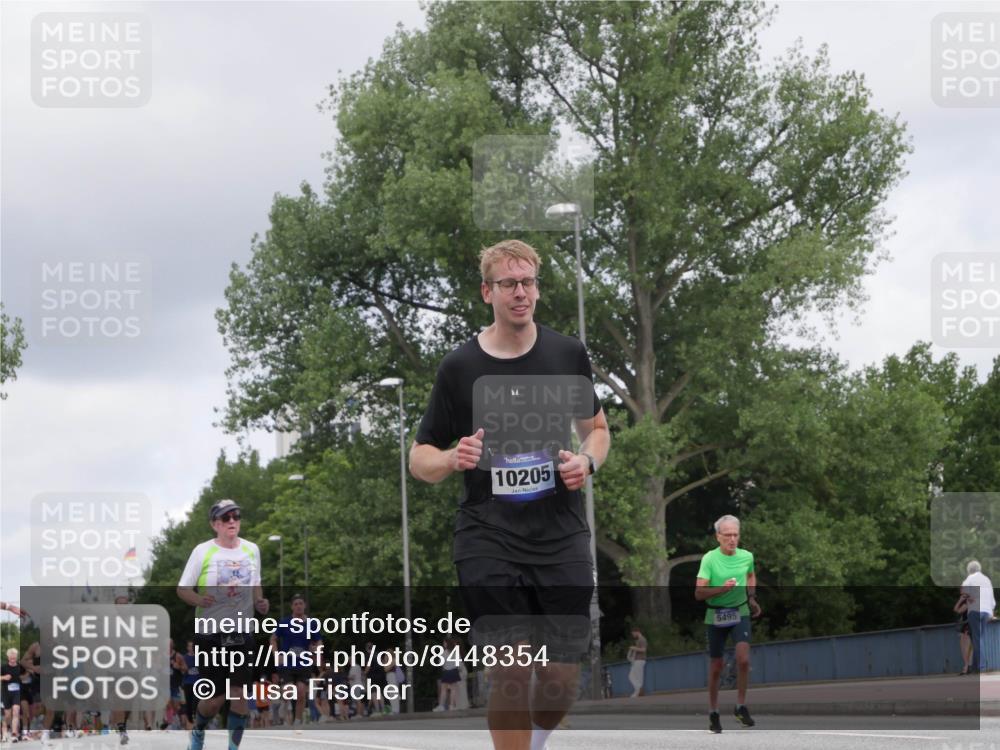 29.06.2025 - hella hamburg halbmarathon Luisa Fischer http://msf.ph/oto/8448354 29.06.2025 10:30:35 Kennedybrücke 10205, 5495, 2643, 4507, 4509, 5177, 5495, 7314, 7978, 8085, 8215, 10205 meine-sportfotos.de