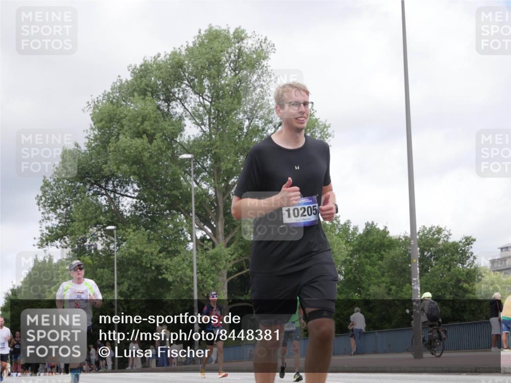 29.06.2025 - hella hamburg halbmarathon Luisa Fischer http://msf.ph/oto/8448381 29.06.2025 10:30:36 Kennedybrücke 2643, 10205, 13462, 5495, 2643, 4509, 5177, 5495, 7314, 7978, 8085, 8215, 10205 meine-sportfotos.de