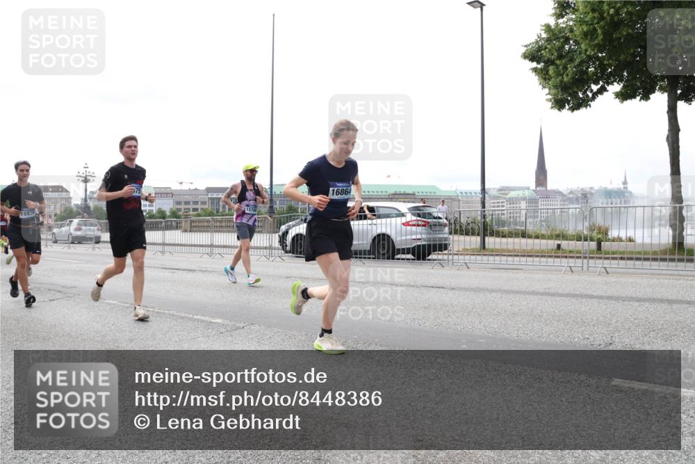 29.06.2025 - hella hamburg halbmarathon Lena Gebhardt http://msf.ph/oto/8448386 29.06.2025 10:30:30 Lombardsbrücke 75, 15938, 15789, 16864, 1059, 1547, 1647, 2569, 2754, 2755, 2901, 3281, 3443, 3573, 4198, 4575, 4819, 6344, 6556, 6598, 6616, 6626, 7071, 7120, 9830, 10880, 11984, 12349, 12350, 12460, 12461, 12504, 12687, 12688, 12710, 13418, 14216, 14304, 14421, 15299, 15757, 15789, 15938, 16182, 16504, 16601, 16604, 16735, 16769, 16791, 16864, 18046, 18362, 18503, 18671, 18795, 18860 meine-sportfotos.de