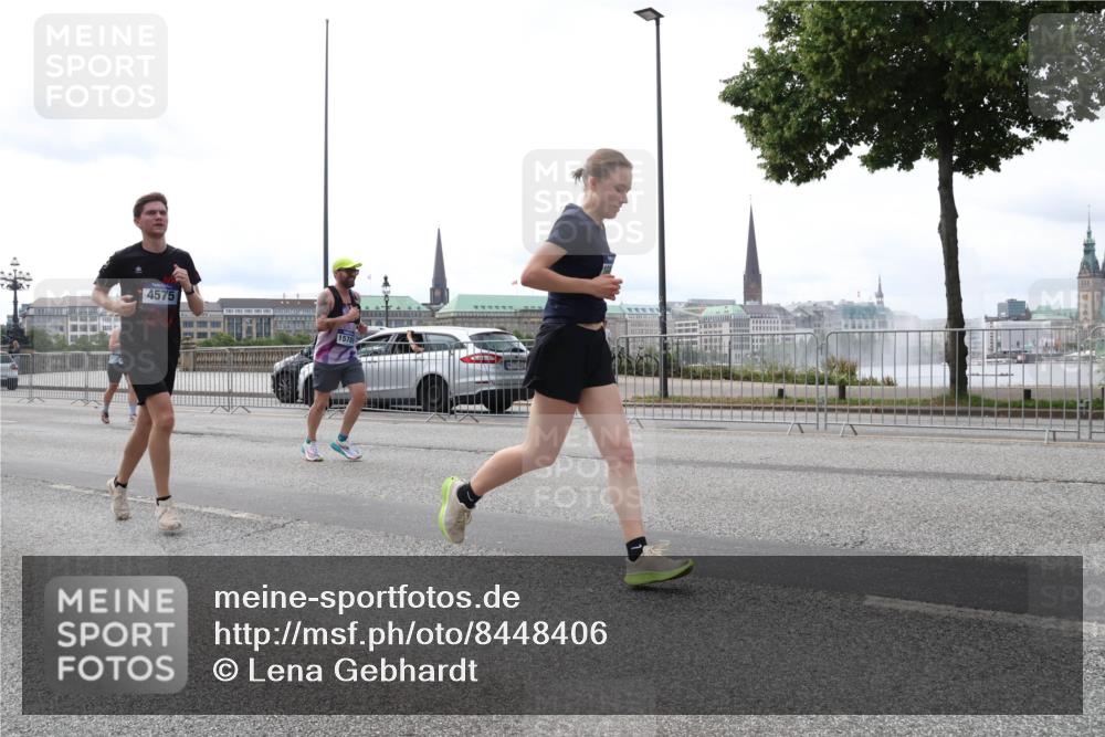 29.06.2025 - hella hamburg halbmarathon Lena Gebhardt http://msf.ph/oto/8448406 29.06.2025 10:30:30 Lombardsbrücke 4575, 1578, 1059, 1547, 1647, 2569, 2754, 2755, 2901, 3281, 3443, 3573, 4198, 4575, 4819, 6344, 6556, 6598, 6616, 6626, 7071, 7120, 9830, 10880, 11984, 12349, 12350, 12460, 12461, 12504, 12687, 12688, 12710, 13418, 14216, 14304, 14421, 15299, 15757, 15789, 15938, 16182, 16504, 16601, 16604, 16735, 16769, 16791, 16864, 18046, 18362, 18503, 18671, 18795, 18860 meine-sportfotos.de