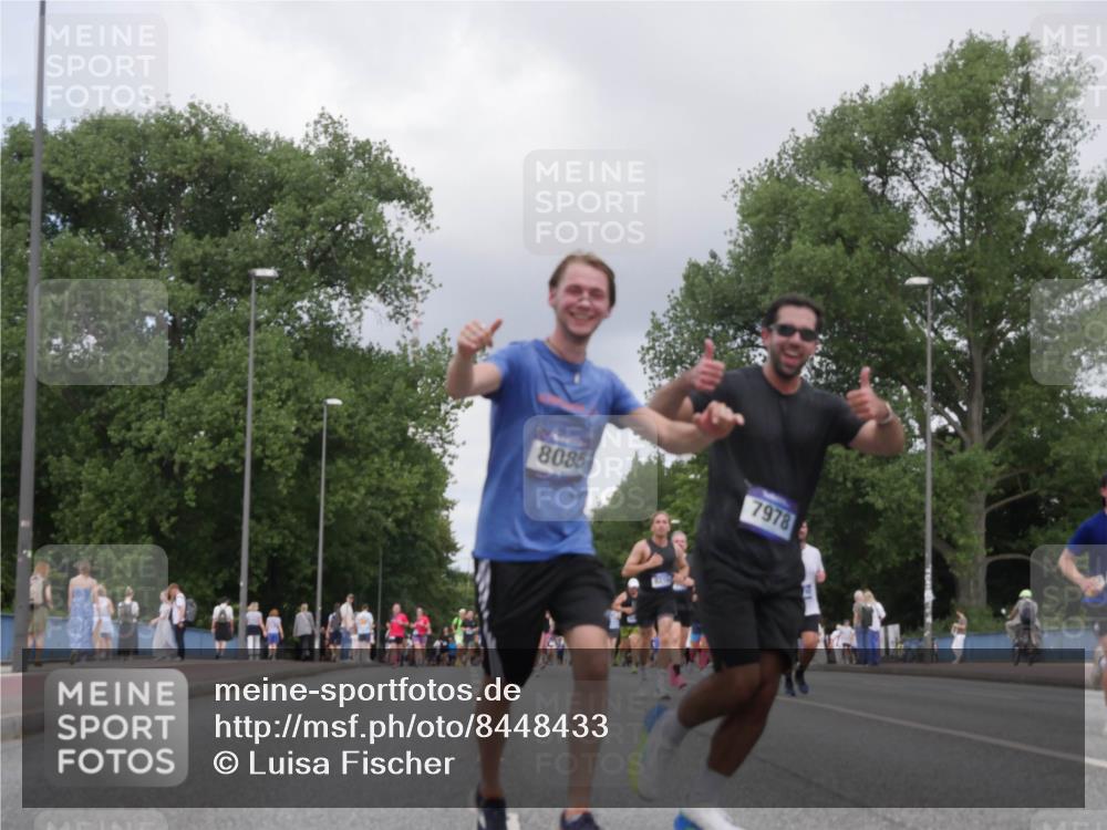 29.06.2025 - hella hamburg halbmarathon Luisa Fischer http://msf.ph/oto/8448433 29.06.2025 10:30:41 Kennedybrücke 8085, 7978, 2080, 2643, 5369, 5495, 5825, 7944, 7978, 8085, 8215, 9567 meine-sportfotos.de