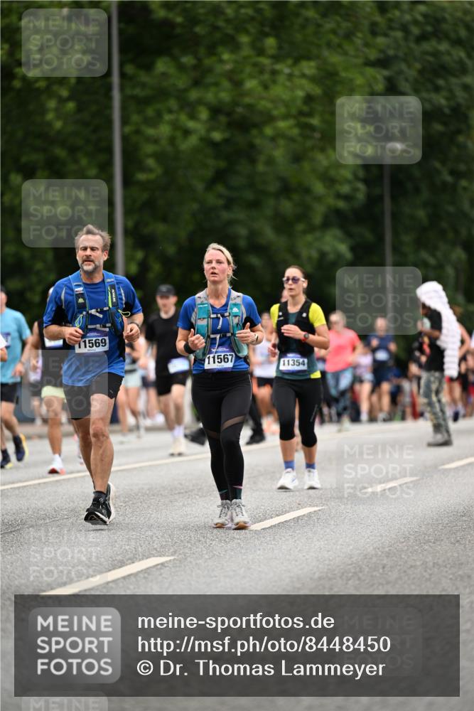 29.06.2025 - hella hamburg halbmarathon Dr. Thomas Lammeyer http://msf.ph/oto/8448450 29.06.2025 10:58:50 Kennedybrücke 1779, 1822, 2600, 3364, 3857, 4039, 4720, 4838, 5185, 5309, 5815, 5856, 5933, 6583, 6987, 7670, 7874, 7946, 7986, 9130, 9764, 11354 meine-sportfotos.de