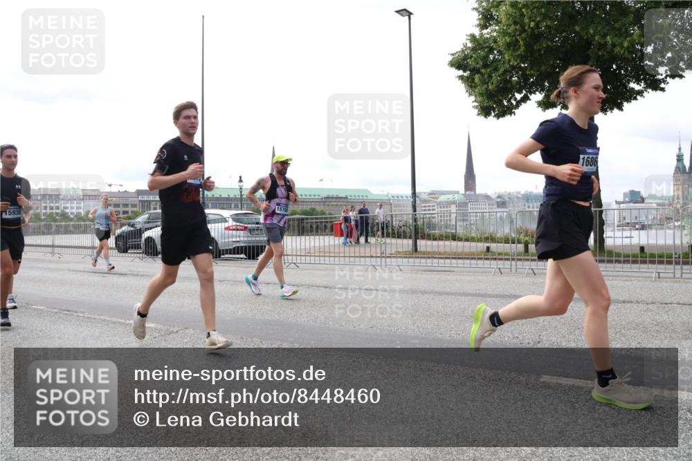 29.06.2025 - hella hamburg halbmarathon Lena Gebhardt http://msf.ph/oto/8448460 29.06.2025 10:30:30 Lombardsbrücke 15938, 1578, 1686, 1059, 1547, 1647, 2569, 2754, 2755, 2901, 3281, 3443, 3573, 4198, 4575, 4819, 6344, 6556, 6598, 6616, 6626, 7071, 7120, 9830, 10880, 11984, 12349, 12350, 12460, 12461, 12504, 12687, 12688, 12710, 13418, 14216, 14304, 14421, 15299, 15757, 15789, 15938, 16182, 16504, 16601, 16604, 16735, 16769, 16791, 16864, 18046, 18362, 18503, 18671, 18795, 18860 meine-sportfotos.de