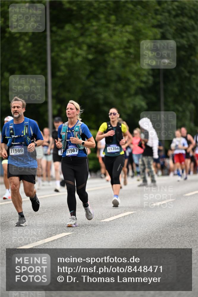 29.06.2025 - hella hamburg halbmarathon Dr. Thomas Lammeyer http://msf.ph/oto/8448471 29.06.2025 10:58:50 Kennedybrücke 1779, 1822, 2600, 3364, 3857, 4039, 4720, 4838, 5185, 5309, 5815, 5856, 5933, 6583, 6987, 7670, 7874, 7946, 7986, 9130, 9764, 11354 meine-sportfotos.de