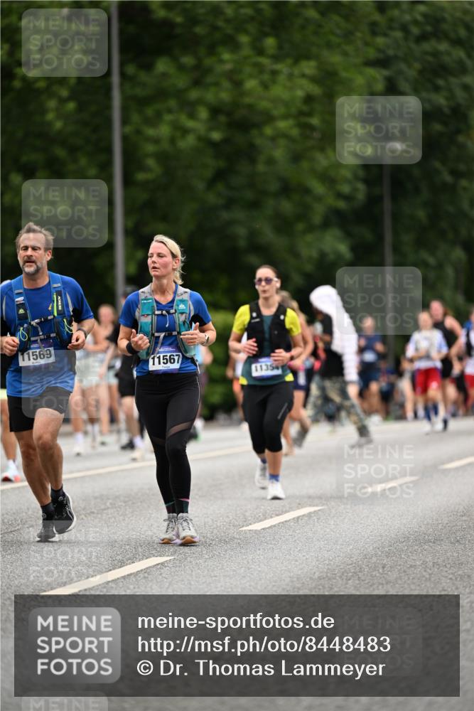 29.06.2025 - hella hamburg halbmarathon Dr. Thomas Lammeyer http://msf.ph/oto/8448483 29.06.2025 10:58:50 Kennedybrücke 1779, 1822, 2600, 3364, 3857, 4039, 4720, 4838, 5185, 5309, 5815, 5856, 5933, 6583, 6987, 7670, 7874, 7946, 7986, 9130, 9764, 11354 meine-sportfotos.de