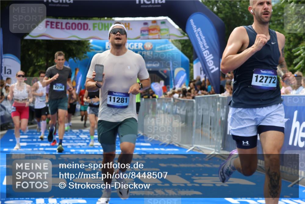 29.06.2025 - hella hamburg halbmarathon Strokosch-Dieckow http://msf.ph/oto/8448507 29.06.2025 10:38:42 Ziel 2296, 2719, 4148, 5248, 6684, 8450, 9264, 9403, 9540, 10218, 11055, 11281, 11282, 12772, 13755, 13800, 14093, 15372, 17154, 18188, 19004 meine-sportfotos.de