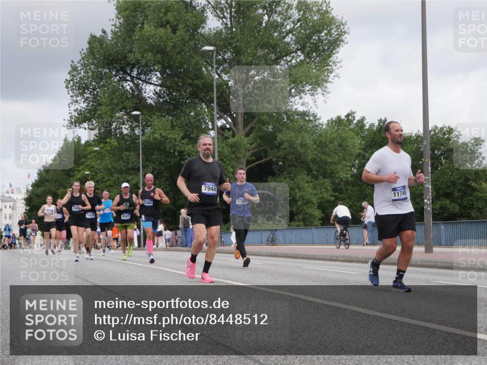29.06.2025 - hella hamburg halbmarathon Luisa Fischer http://msf.ph/oto/8448512 29.06.2025 10:30:45 Kennedybrücke 582, 16838, 9567, 2080, 7944, 5369, 11740, 2080, 5369, 5825, 7944, 8215, 9567 meine-sportfotos.de