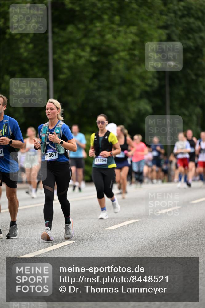 29.06.2025 - hella hamburg halbmarathon Dr. Thomas Lammeyer http://msf.ph/oto/8448521 29.06.2025 10:58:51 Kennedybrücke 1779, 1822, 2600, 3364, 3857, 4039, 4720, 5185, 5309, 5815, 5856, 5933, 6583, 6987, 6988, 7670, 7874, 7946, 7986, 9130, 9764, 11354 meine-sportfotos.de