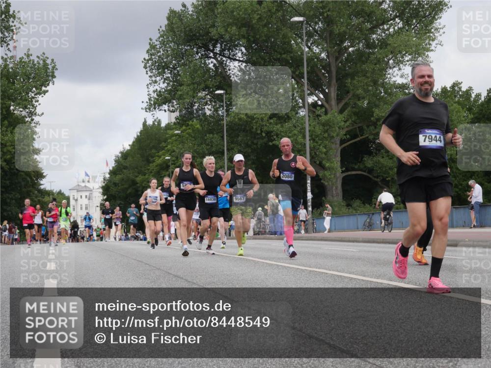 29.06.2025 - hella hamburg halbmarathon Luisa Fischer http://msf.ph/oto/8448549 29.06.2025 10:30:46 Kennedybrücke 2766, 5, 16838, 9567, 2080, 7944, 2080, 5369, 5825, 7944, 8215, 9567 meine-sportfotos.de