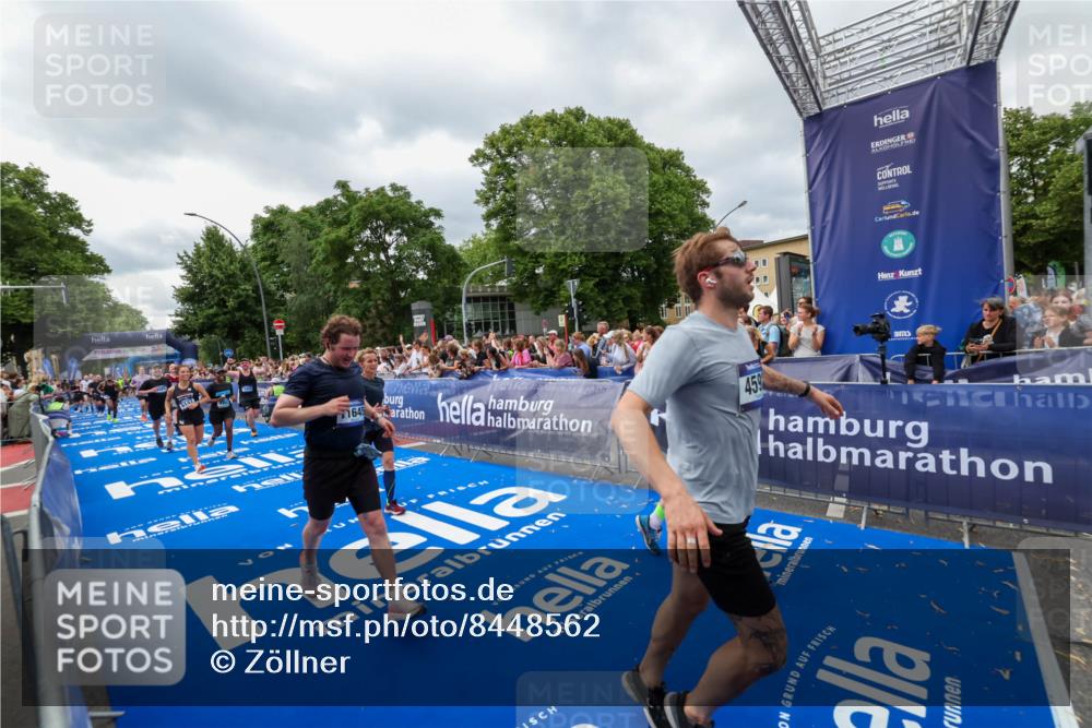 29.06.2025 - hella hamburg halbmarathon Zöllner http://msf.ph/oto/8448562 29.06.2025 10:58:25 Ziel 1595, 4550, 4592, 4708, 5347, 6138, 6147, 7476, 9230, 9485, 11645, 11808, 14355, 15434, 16531, 17415, 18266, 18891 meine-sportfotos.de