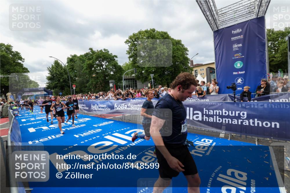29.06.2025 - hella hamburg halbmarathon Zöllner http://msf.ph/oto/8448599 29.06.2025 10:58:25 Ziel 1595, 4550, 4592, 4708, 5347, 6138, 6147, 7476, 9230, 9485, 11645, 11808, 14355, 15434, 16531, 17415, 18266, 18891 meine-sportfotos.de