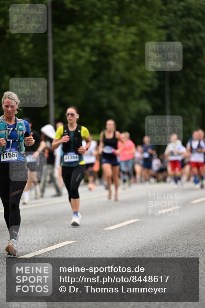 29.06.2025 - hella hamburg halbmarathon Dr. Thomas Lammeyer http://msf.ph/oto/8448617 29.06.2025 10:58:52 Kennedybrücke 1779, 1822, 2600, 3364, 3857, 4039, 4720, 5185, 5309, 5815, 5856, 5933, 6583, 6987, 6988, 7670, 7874, 7946, 7986, 9130, 9764, 11354 meine-sportfotos.de