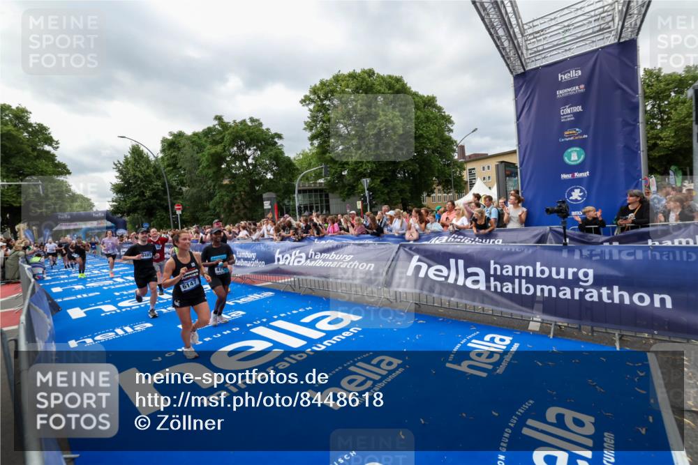 29.06.2025 - hella hamburg halbmarathon Zöllner http://msf.ph/oto/8448618 29.06.2025 10:58:26 Ziel 1595, 4550, 4708, 4767, 5347, 6138, 6147, 7476, 9485, 11645, 11808, 14355, 15434, 16531, 17415, 18266, 18891 meine-sportfotos.de