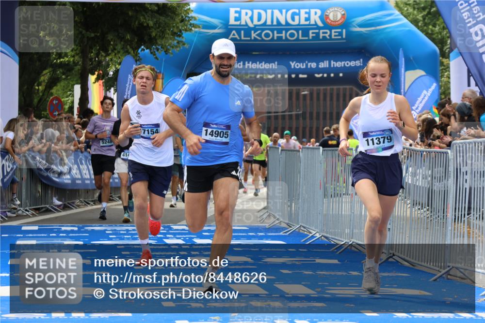 29.06.2025 - hella hamburg halbmarathon Strokosch-Dieckow http://msf.ph/oto/8448626 29.06.2025 10:38:33 Ziel 1710, 3790, 4148, 5248, 8571, 9403, 11379, 12772, 14905, 16280, 17154, 18188, 18357 meine-sportfotos.de