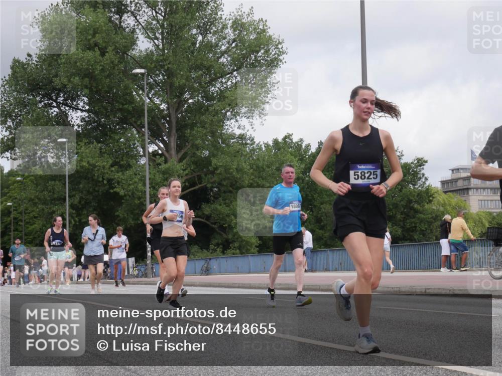29.06.2025 - hella hamburg halbmarathon Luisa Fischer http://msf.ph/oto/8448655 29.06.2025 10:30:51 Kennedybrücke 17, 766, 18097, 5825, 1148, 1793, 2080, 4372, 5369, 5825, 7234, 8327, 9567 meine-sportfotos.de