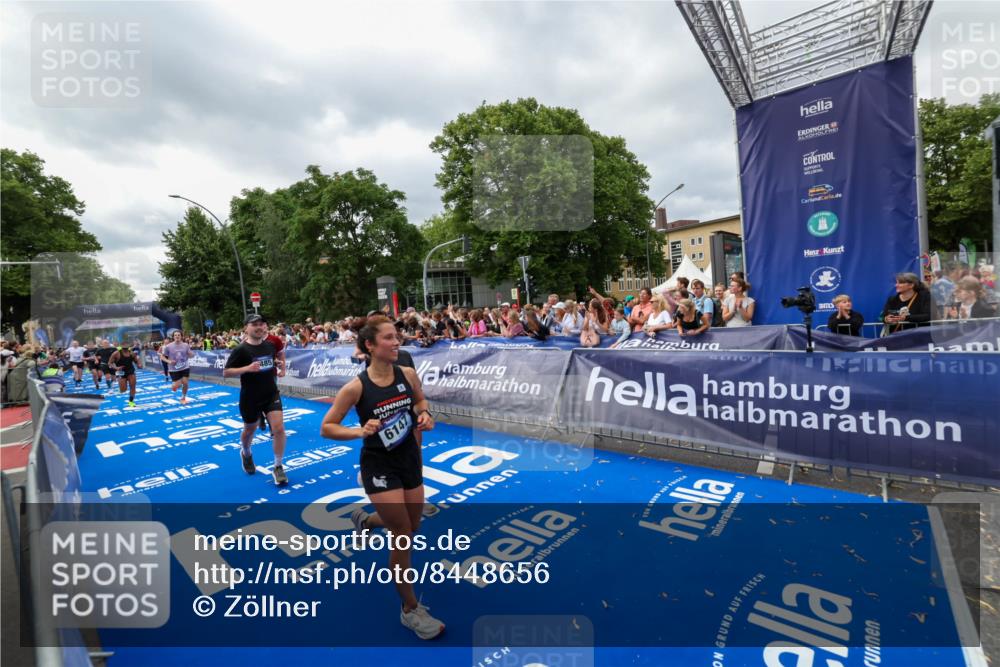 29.06.2025 - hella hamburg halbmarathon Zöllner http://msf.ph/oto/8448656 29.06.2025 10:58:27 Ziel 4550, 4708, 4767, 5347, 6138, 6147, 7476, 9485, 11808, 14355, 15434, 16531, 17415, 18266, 18891, 19166 meine-sportfotos.de