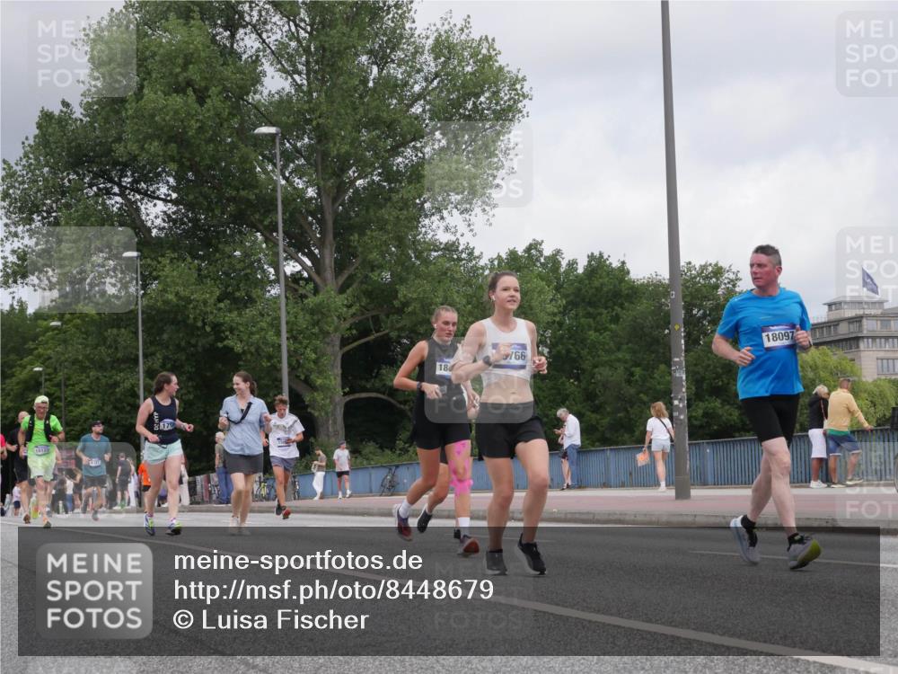 29.06.2025 - hella hamburg halbmarathon Luisa Fischer http://msf.ph/oto/8448679 29.06.2025 10:30:52 Kennedybrücke 15123, 179, 18, 766, 18097, 1148, 1793, 2080, 4372, 5825, 7234, 8327, 9567 meine-sportfotos.de