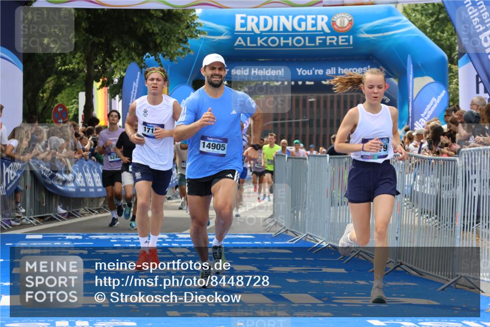 29.06.2025 - hella hamburg halbmarathon Strokosch-Dieckow http://msf.ph/oto/8448728 29.06.2025 10:38:32 Ziel 1710, 2745, 3014, 3790, 8571, 9403, 11379, 14905, 16280, 17154, 18357 meine-sportfotos.de