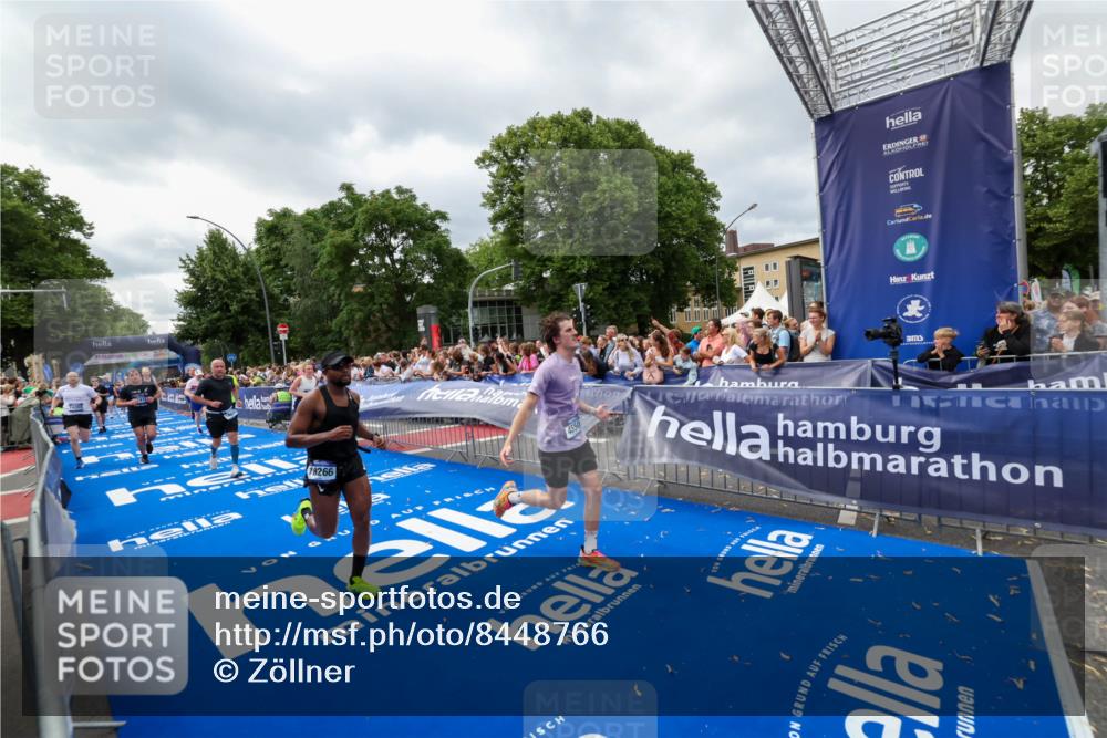 29.06.2025 - hella hamburg halbmarathon Zöllner http://msf.ph/oto/8448766 29.06.2025 10:58:30 Ziel 4550, 4767, 5347, 6138, 7476, 11808, 14355, 16531, 17415, 18266, 18891, 19166 meine-sportfotos.de