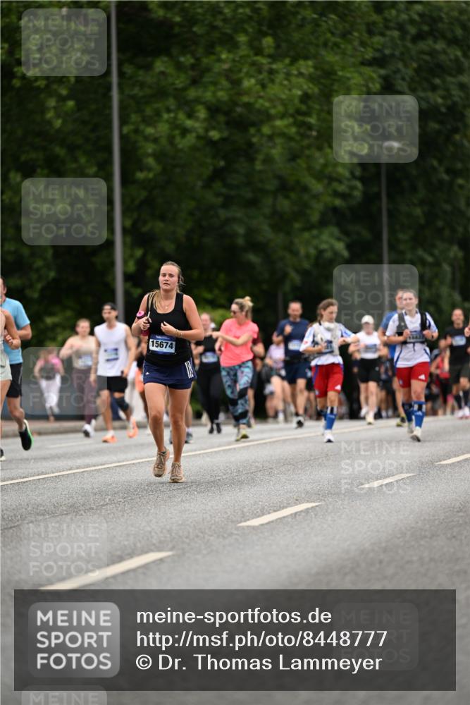 29.06.2025 - hella hamburg halbmarathon Dr. Thomas Lammeyer http://msf.ph/oto/8448777 29.06.2025 10:58:54 Kennedybrücke 1779, 1822, 2600, 3364, 3857, 4039, 4720, 5185, 5309, 5815, 5856, 5933, 6279, 6583, 6987, 6988, 7670, 7874, 7946, 7986, 9130, 9764, 11354 meine-sportfotos.de