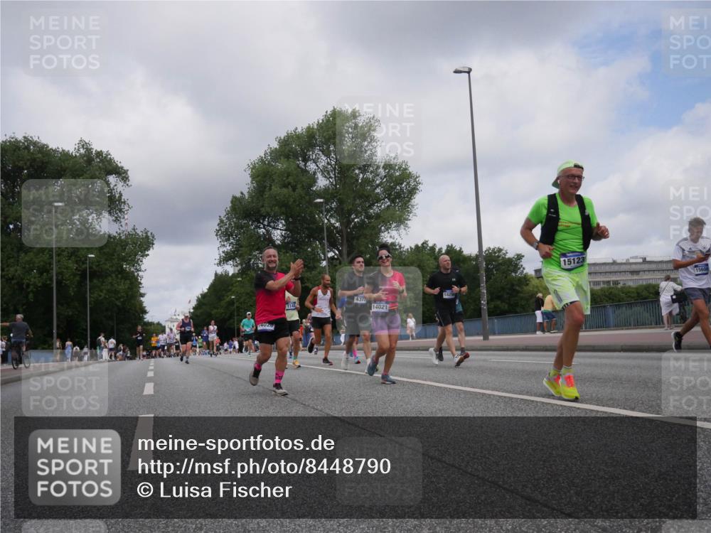29.06.2025 - hella hamburg halbmarathon Luisa Fischer http://msf.ph/oto/8448790 29.06.2025 10:30:59 Kennedybrücke 14020, 18256, 4372, 1148, 14021, 15123, 15608, 1148, 1530, 1793, 4372, 5903, 7234, 8327 meine-sportfotos.de