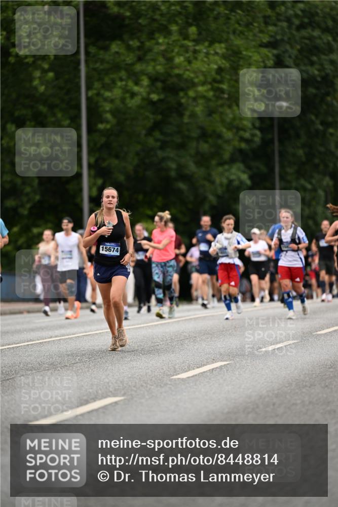 29.06.2025 - hella hamburg halbmarathon Dr. Thomas Lammeyer http://msf.ph/oto/8448814 29.06.2025 10:58:54 Kennedybrücke 1779, 1822, 2600, 3364, 3857, 4039, 4720, 5185, 5309, 5815, 5856, 5933, 6279, 6583, 6987, 6988, 7670, 7874, 7946, 7986, 9130, 9764, 11354 meine-sportfotos.de