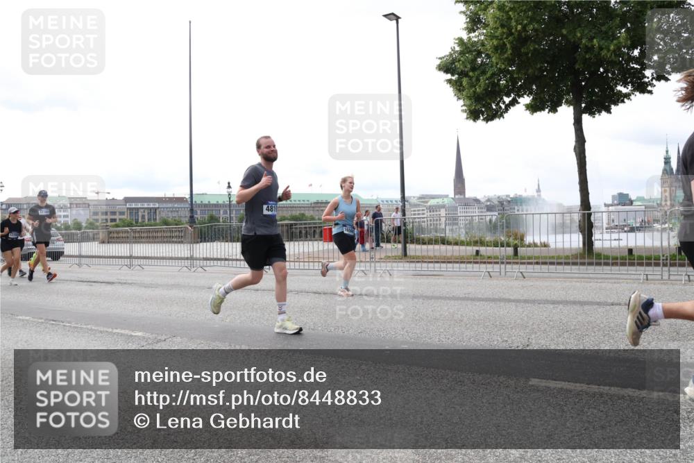 29.06.2025 - hella hamburg halbmarathon Lena Gebhardt http://msf.ph/oto/8448833 29.06.2025 10:30:32 Lombardsbrücke 12350, 12349, 4819, 1059, 1472, 1547, 1647, 2505, 2569, 2754, 2755, 2901, 3281, 3443, 3573, 4198, 4575, 4819, 6344, 6556, 6598, 6616, 6626, 7071, 7120, 9830, 10880, 11984, 12349, 12350, 12460, 12461, 12504, 12687, 12688, 12710, 13418, 14216, 14304, 14421, 15299, 15757, 15789, 15938, 16182, 16504, 16601, 16604, 16735, 16791, 16864, 18046, 18362, 18503, 18671, 18795, 18860 meine-sportfotos.de