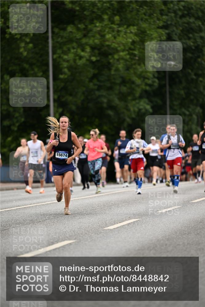 29.06.2025 - hella hamburg halbmarathon Dr. Thomas Lammeyer http://msf.ph/oto/8448842 29.06.2025 10:58:55 Kennedybrücke 1779, 1822, 2600, 3364, 3857, 4039, 4720, 5185, 5309, 5500, 5815, 5856, 5933, 6279, 6583, 6987, 6988, 7670, 7874, 7946, 7986, 9130, 9764, 10331, 11354 meine-sportfotos.de