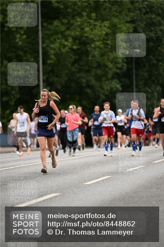 29.06.2025 - hella hamburg halbmarathon Dr. Thomas Lammeyer http://msf.ph/oto/8448862 29.06.2025 10:58:55 Kennedybrücke 1779, 1822, 2600, 3364, 3857, 4039, 4720, 5185, 5309, 5500, 5815, 5856, 5933, 6279, 6583, 6987, 6988, 7670, 7874, 7946, 7986, 9130, 9764, 10331, 11354 meine-sportfotos.de