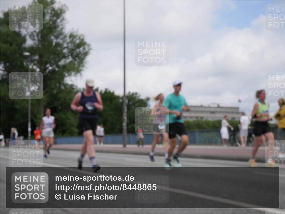 29.06.2025 - hella hamburg halbmarathon Luisa Fischer http://msf.ph/oto/8448865 29.06.2025 10:31:05 Kennedybrücke 1530, 5903 meine-sportfotos.de