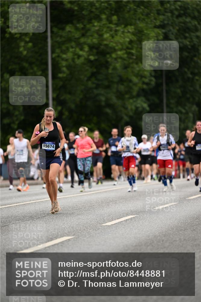 29.06.2025 - hella hamburg halbmarathon Dr. Thomas Lammeyer http://msf.ph/oto/8448881 29.06.2025 10:58:55 Kennedybrücke 1779, 1822, 2600, 3364, 3857, 4039, 4720, 5185, 5309, 5500, 5815, 5856, 5933, 6279, 6583, 6987, 6988, 7670, 7874, 7946, 7986, 9130, 9764, 10331, 11354 meine-sportfotos.de
