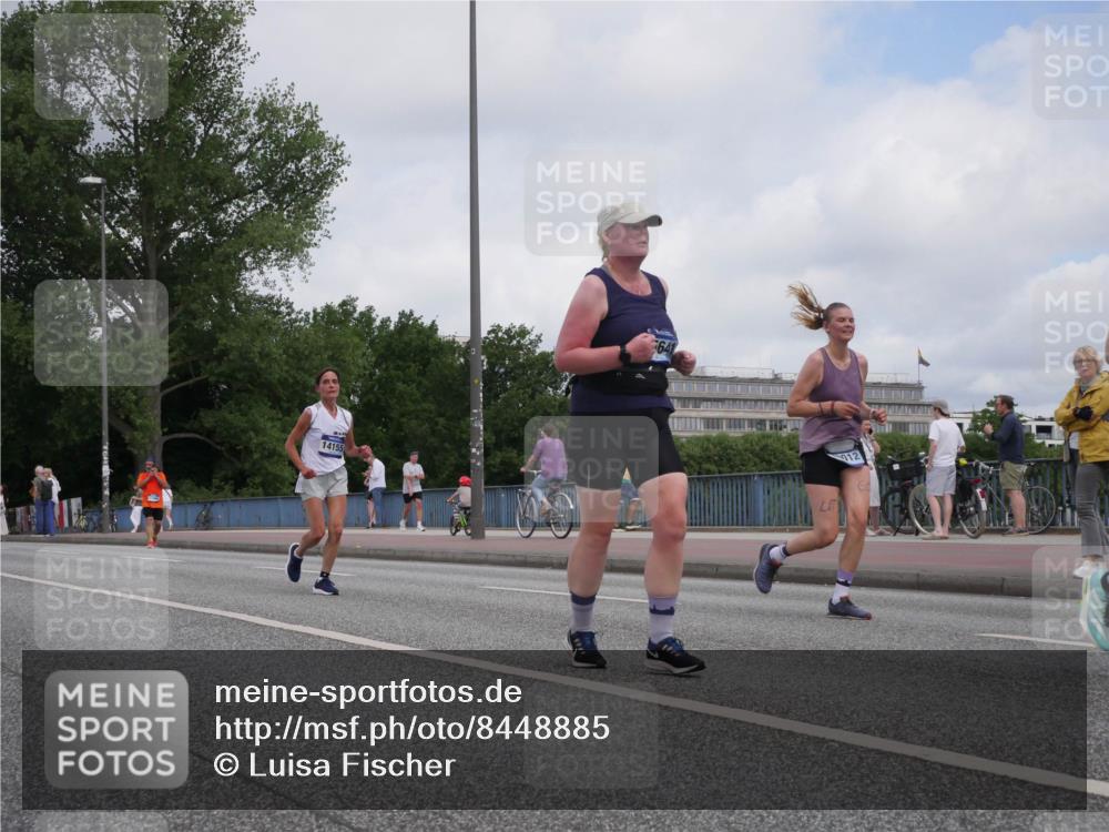 29.06.2025 - hella hamburg halbmarathon Luisa Fischer http://msf.ph/oto/8448885 29.06.2025 10:31:06 Kennedybrücke 14155, 641, 012, 1530, 5903 meine-sportfotos.de