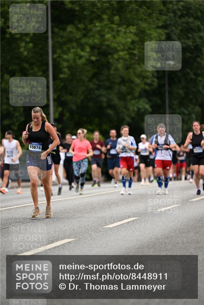 29.06.2025 - hella hamburg halbmarathon Dr. Thomas Lammeyer http://msf.ph/oto/8448911 29.06.2025 10:58:56 Kennedybrücke 1767, 1779, 1822, 2600, 3364, 3857, 4039, 4720, 5185, 5309, 5500, 5815, 5856, 5933, 6279, 6988, 7670, 7874, 7946, 7986, 9130, 9764, 10331, 11354 meine-sportfotos.de