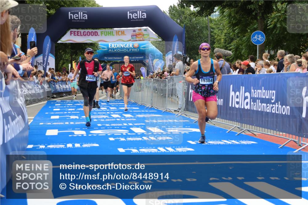 29.06.2025 - hella hamburg halbmarathon Strokosch-Dieckow http://msf.ph/oto/8448914 29.06.2025 10:48:42 Ziel 1094, 1884, 1892, 2442, 4553, 5421, 9482, 9538, 10859, 11519, 12533, 14511, 15309, 15384, 16653, 17007, 17127 meine-sportfotos.de