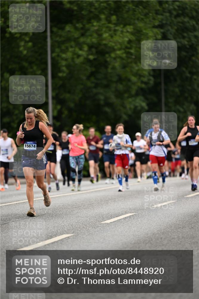 29.06.2025 - hella hamburg halbmarathon Dr. Thomas Lammeyer http://msf.ph/oto/8448920 29.06.2025 10:58:56 Kennedybrücke 1767, 1779, 1822, 2600, 3364, 3857, 4039, 4720, 5185, 5309, 5500, 5815, 5856, 5933, 6279, 6988, 7670, 7874, 7946, 7986, 9130, 9764, 10331, 11354 meine-sportfotos.de