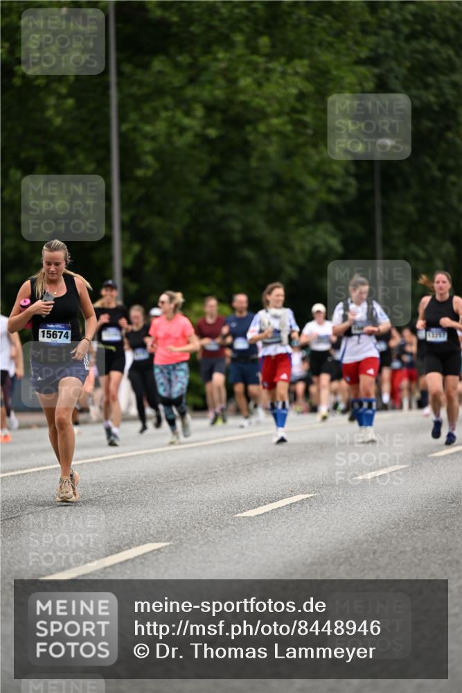 29.06.2025 - hella hamburg halbmarathon Dr. Thomas Lammeyer http://msf.ph/oto/8448946 29.06.2025 10:58:56 Kennedybrücke 1767, 1779, 1822, 2600, 3364, 3857, 4039, 4720, 5185, 5309, 5500, 5815, 5856, 5933, 6279, 6988, 7670, 7874, 7946, 7986, 9130, 9764, 10331, 11354 meine-sportfotos.de