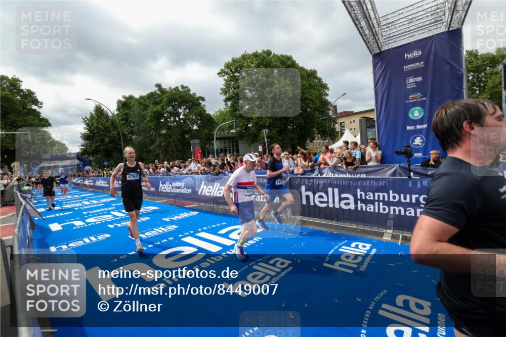 29.06.2025 - hella hamburg halbmarathon Zöllner http://msf.ph/oto/8449007 29.06.2025 10:58:33 Ziel 3251, 4767, 5341, 5347, 7082, 7476, 9316, 11808, 12712, 12879, 14355, 16531, 17415, 18556, 18891, 19166 meine-sportfotos.de