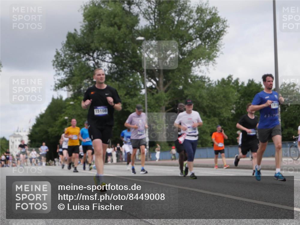 29.06.2025 - hella hamburg halbmarathon Luisa Fischer http://msf.ph/oto/8449008 29.06.2025 10:31:13 Kennedybrücke 15108, 191, 5285, 5707, 7667, 7764, 7980, 9855 meine-sportfotos.de