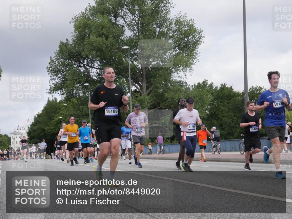 29.06.2025 - hella hamburg halbmarathon Luisa Fischer http://msf.ph/oto/8449020 29.06.2025 10:31:13 Kennedybrücke 5707, 9855, 18301, 15108, 7764, 11766, 1744, 13400, 19180, 195, 5285, 5707, 7667, 7764, 7980, 9855 meine-sportfotos.de