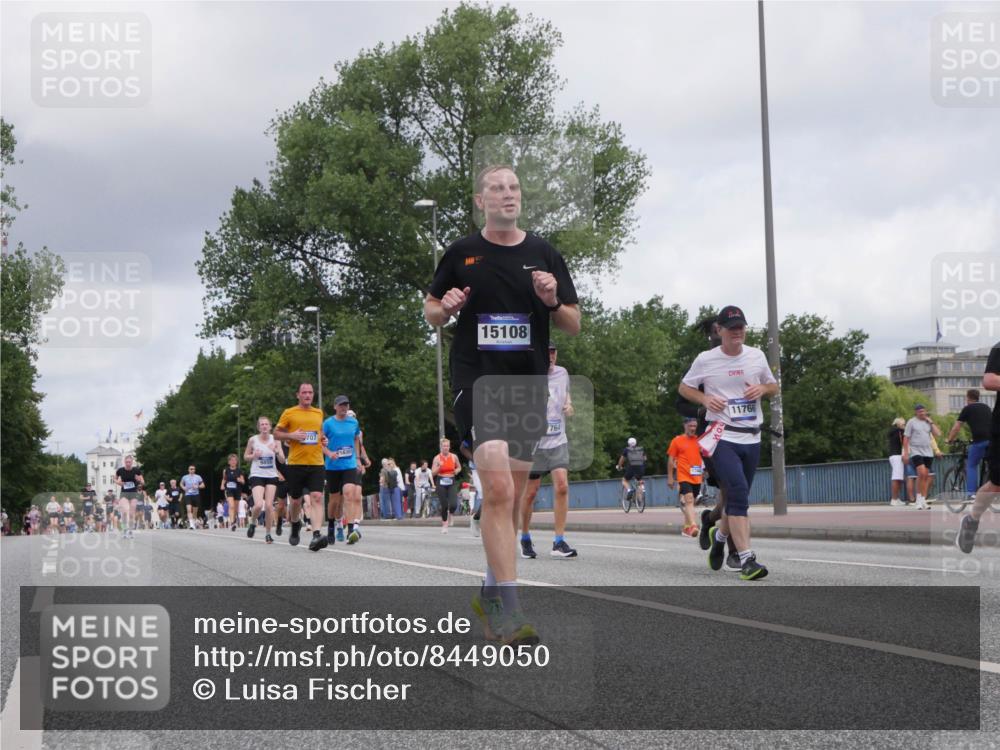 29.06.2025 - hella hamburg halbmarathon Luisa Fischer http://msf.ph/oto/8449050 29.06.2025 10:31:14 Kennedybrücke 1830, 15108, 11766, 5285, 5707, 5939, 7667, 7764, 7980, 9855 meine-sportfotos.de