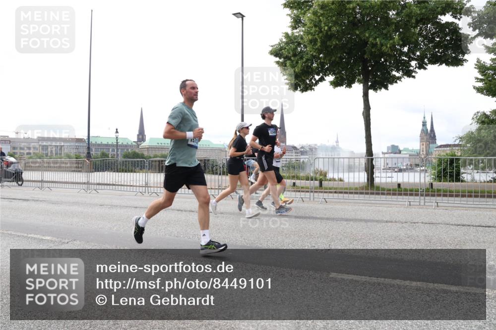 29.06.2025 - hella hamburg halbmarathon Lena Gebhardt http://msf.ph/oto/8449101 29.06.2025 10:30:36 Lombardsbrücke 1575, 12349, 1059, 1472, 1647, 2268, 2505, 2569, 2754, 2755, 2901, 3131, 3281, 3443, 3573, 4198, 4575, 4819, 6344, 6556, 6598, 6616, 7071, 7120, 9830, 10880, 11984, 12349, 12350, 12460, 12461, 12504, 12687, 12688, 12710, 13418, 14216, 14421, 14803, 15299, 15757, 15789, 15938, 16504, 16601, 16604, 16735, 16791, 16864, 18046, 18362, 18671, 18795, 18860 meine-sportfotos.de