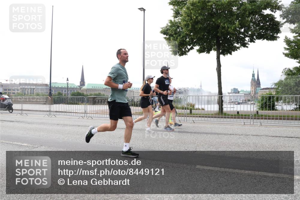 29.06.2025 - hella hamburg halbmarathon Lena Gebhardt http://msf.ph/oto/8449121 29.06.2025 10:30:36 Lombardsbrücke 12349, 1059, 1472, 1647, 2268, 2505, 2569, 2754, 2755, 2901, 3131, 3281, 3443, 3573, 4198, 4575, 4819, 6344, 6556, 6598, 6616, 7071, 7120, 9830, 10880, 11984, 12349, 12350, 12460, 12461, 12504, 12687, 12688, 12710, 13418, 14216, 14421, 14803, 15299, 15757, 15789, 15938, 16504, 16601, 16604, 16735, 16791, 16864, 18046, 18362, 18671, 18795, 18860 meine-sportfotos.de
