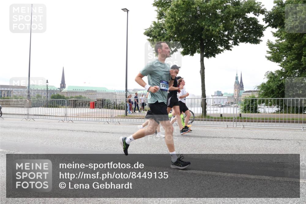 29.06.2025 - hella hamburg halbmarathon Lena Gebhardt http://msf.ph/oto/8449135 29.06.2025 10:30:36 Lombardsbrücke 15757, 1059, 1472, 1647, 2268, 2505, 2569, 2754, 2755, 2901, 3131, 3281, 3443, 3573, 4198, 4575, 4819, 6344, 6556, 6598, 6616, 7071, 7120, 9830, 10880, 11984, 12349, 12350, 12460, 12461, 12504, 12687, 12688, 12710, 13418, 14216, 14421, 14803, 15299, 15757, 15789, 15938, 16504, 16601, 16604, 16735, 16791, 16864, 18046, 18362, 18671, 18795, 18860 meine-sportfotos.de