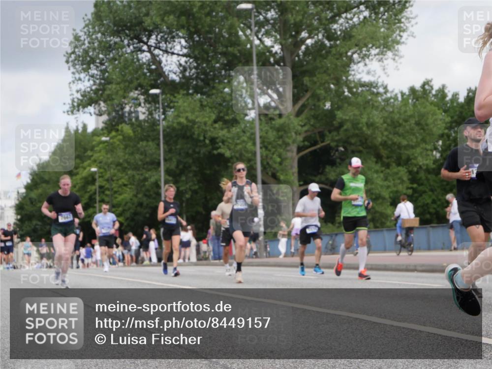 29.06.2025 - hella hamburg halbmarathon Luisa Fischer http://msf.ph/oto/8449157 29.06.2025 10:31:19 Kennedybrücke 7667, 5285, 5707, 5939, 7667, 7764, 7980, 9855, 10412, 10413 meine-sportfotos.de
