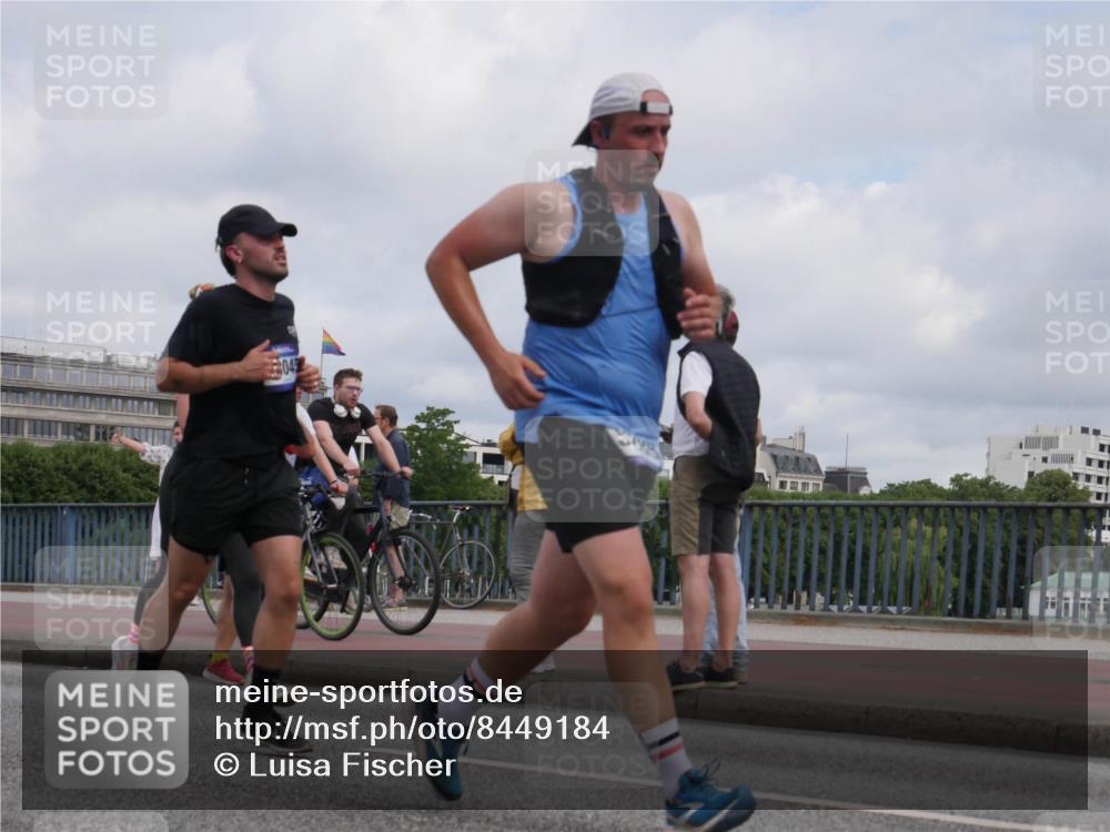 29.06.2025 - hella hamburg halbmarathon Luisa Fischer http://msf.ph/oto/8449184 29.06.2025 10:31:21 Kennedybrücke 5285, 5707, 5939, 7497, 7667, 7764, 7980, 9855, 10412, 10413 meine-sportfotos.de