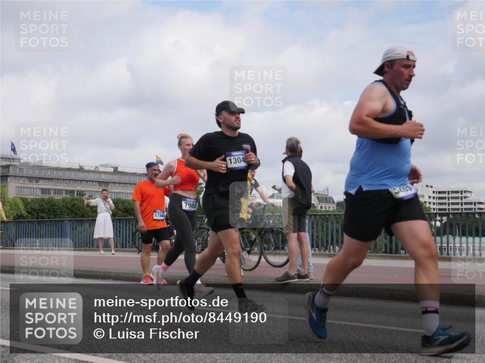 29.06.2025 - hella hamburg halbmarathon Luisa Fischer http://msf.ph/oto/8449190 29.06.2025 10:31:21 Kennedybrücke 17445, 7980, 1304, 53485, 5285, 5707, 5939, 7497, 7667, 7764, 7980, 9855, 10412, 10413 meine-sportfotos.de